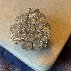 Vintage Signed Weiss Large Rhinestone Brooch-Like New